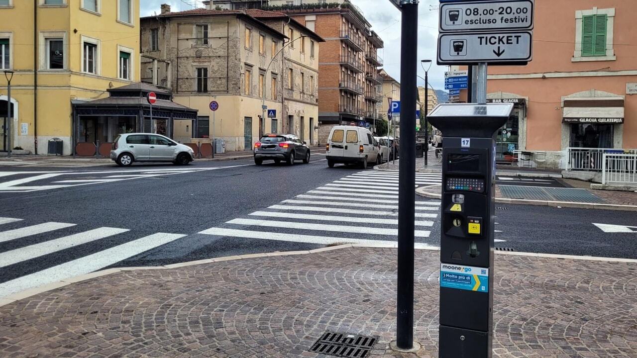 Al momento stai visualizzando CONFARTIGIANATO TERNI: APPREZZAMENTO PER L’INIZIATIVA DELLA SOSTA GRATUITA NEI PRIMI 15 MINUTI SUI PARCHEGGI A PAGAMENTO A TERNI